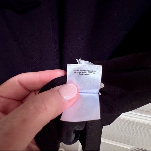 Anne Klein- Sleeveless Black Top - Size XL - Picture 5 of 5